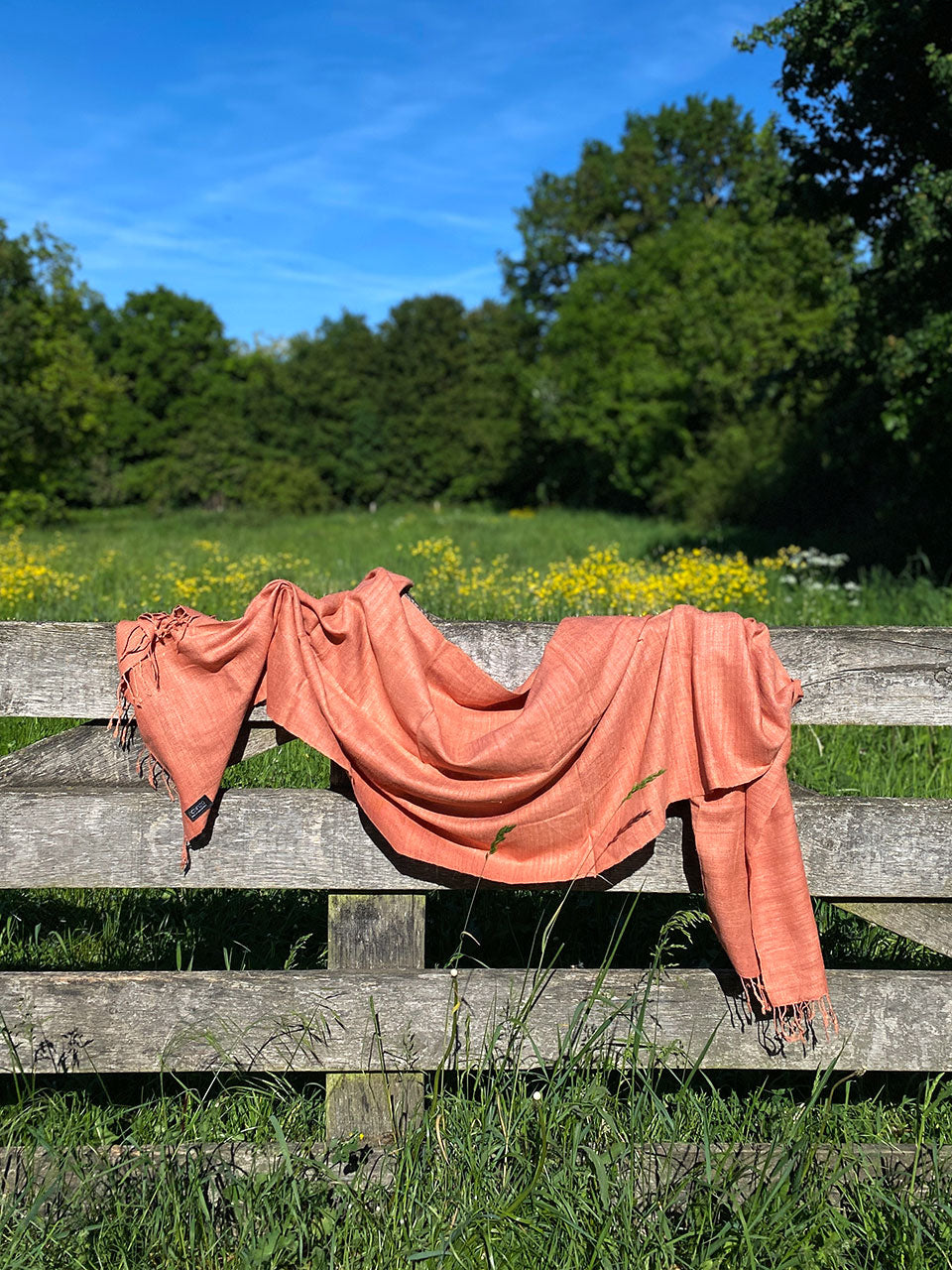 Timeless Silk - Zalmroze Eri Zijden Sjaal