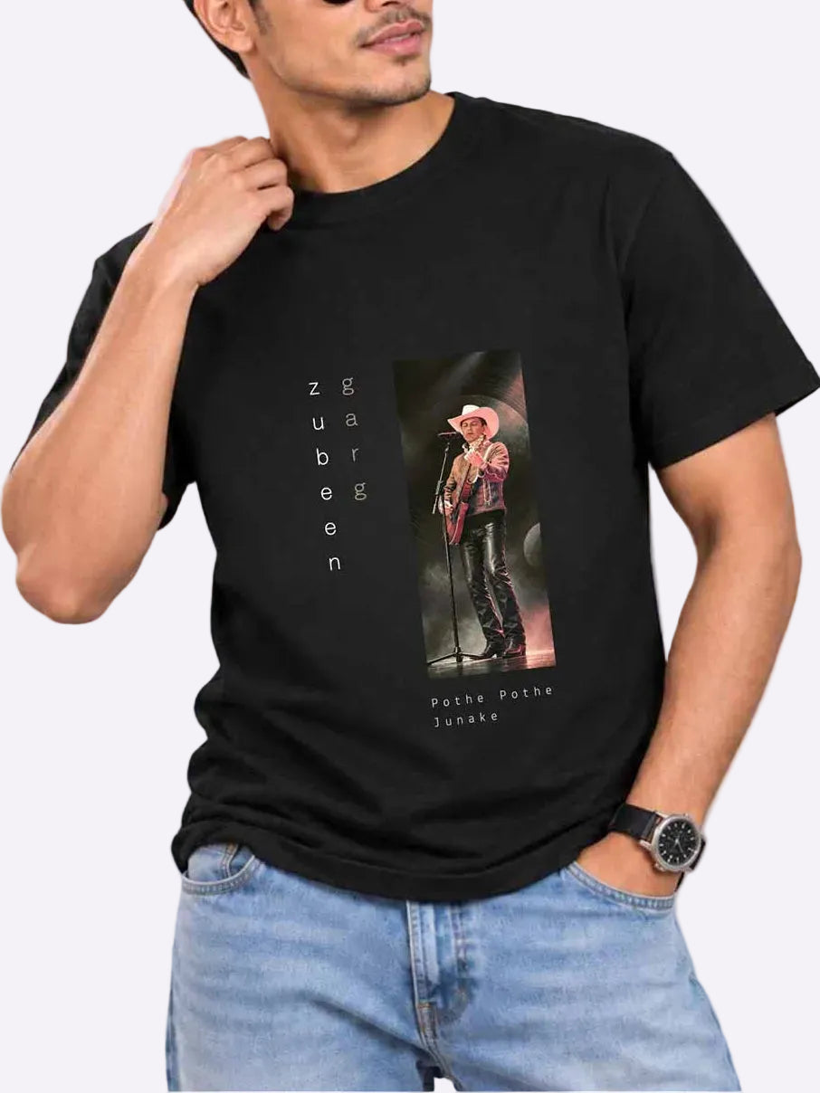 Zubeen Garg “Pothe Pothe Junake” graphic T-shirt in black cotton – Dzukou