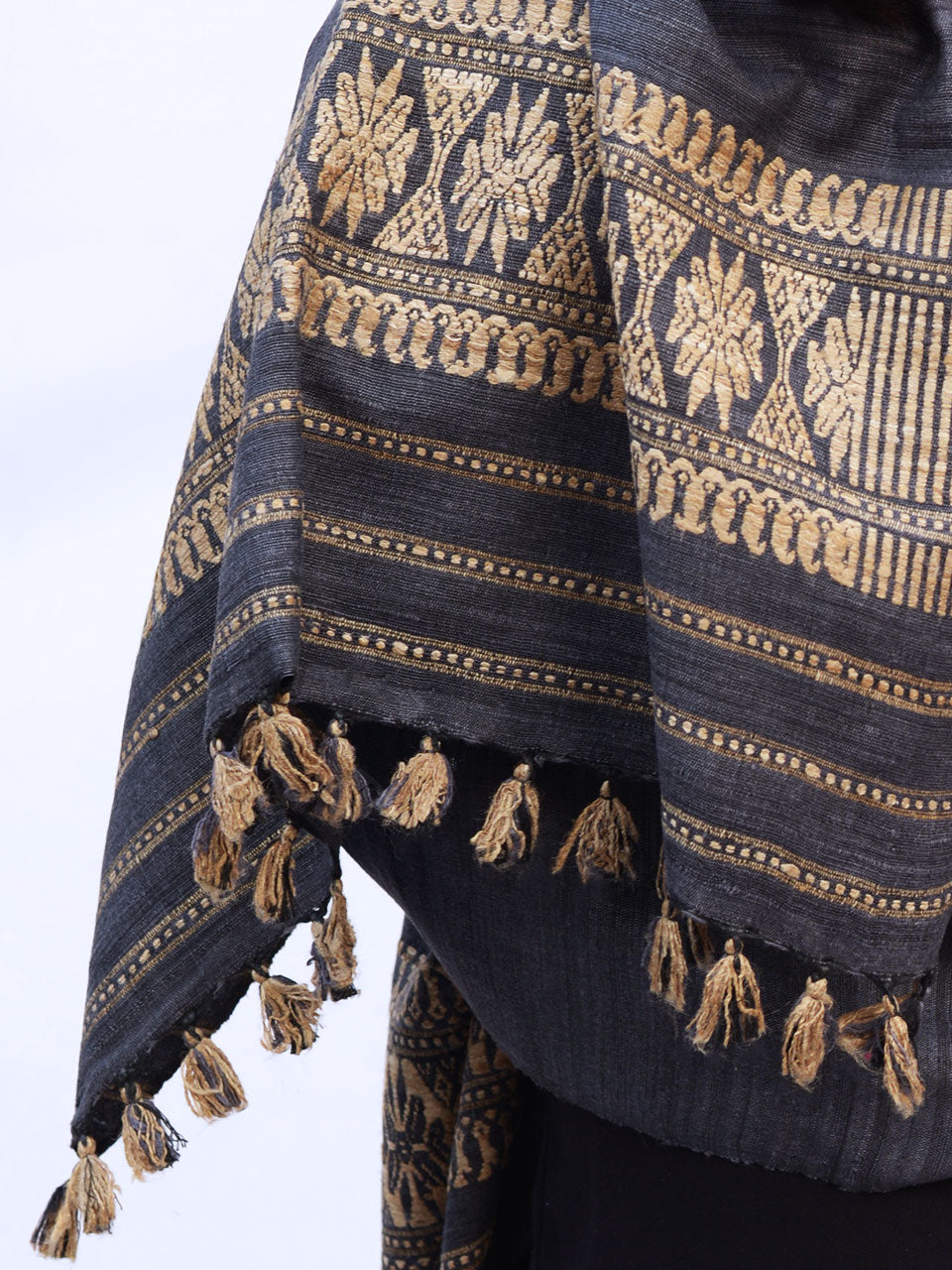 Orang - Patterned Eri Silk Stole Charcoal