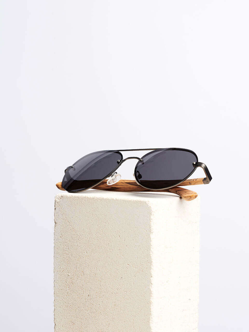 Up to 50% discount in a sellection of wooden sunglasses | Root®