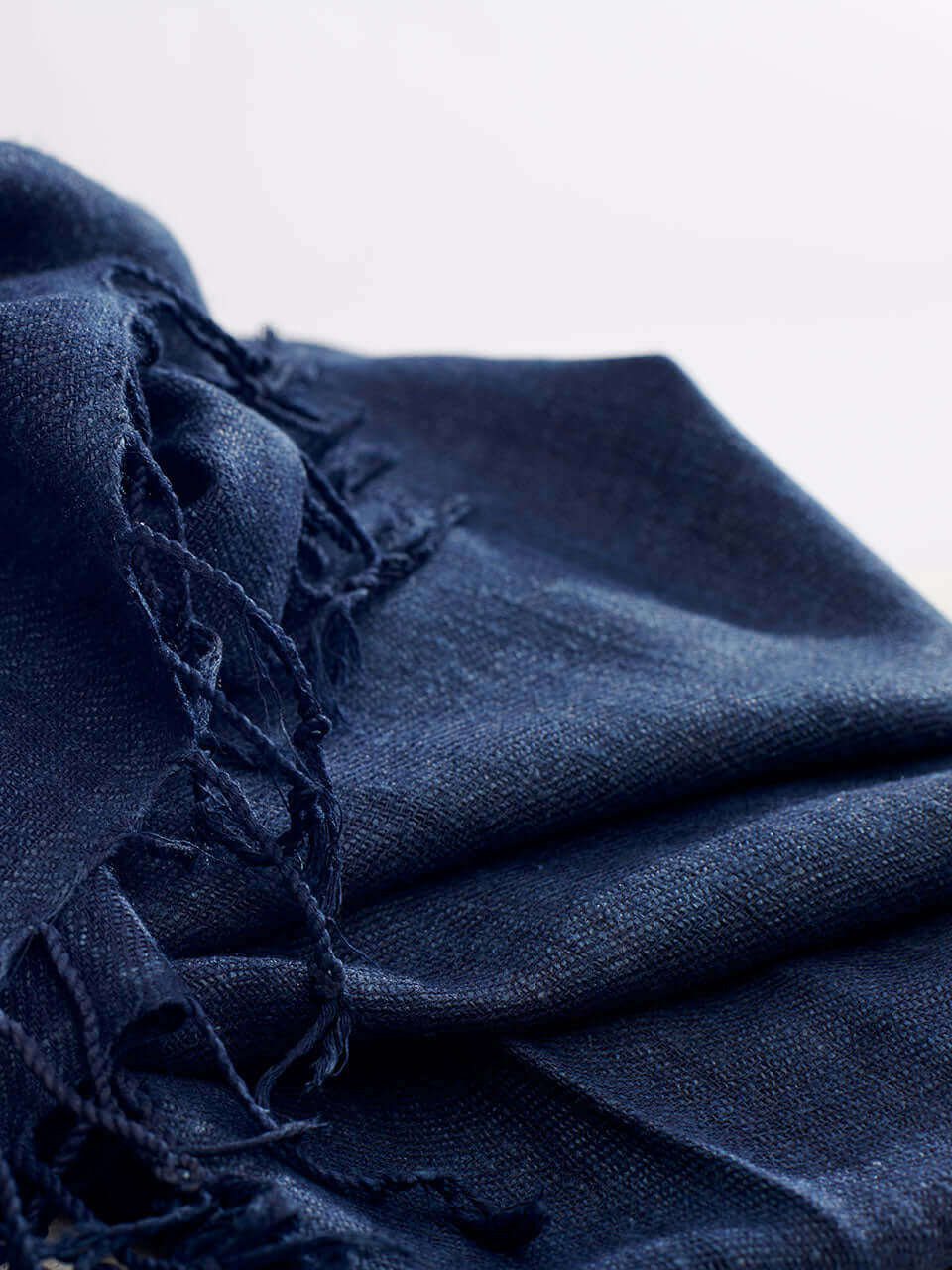 Timeless Silk – Écharpe en soie bleue Eri